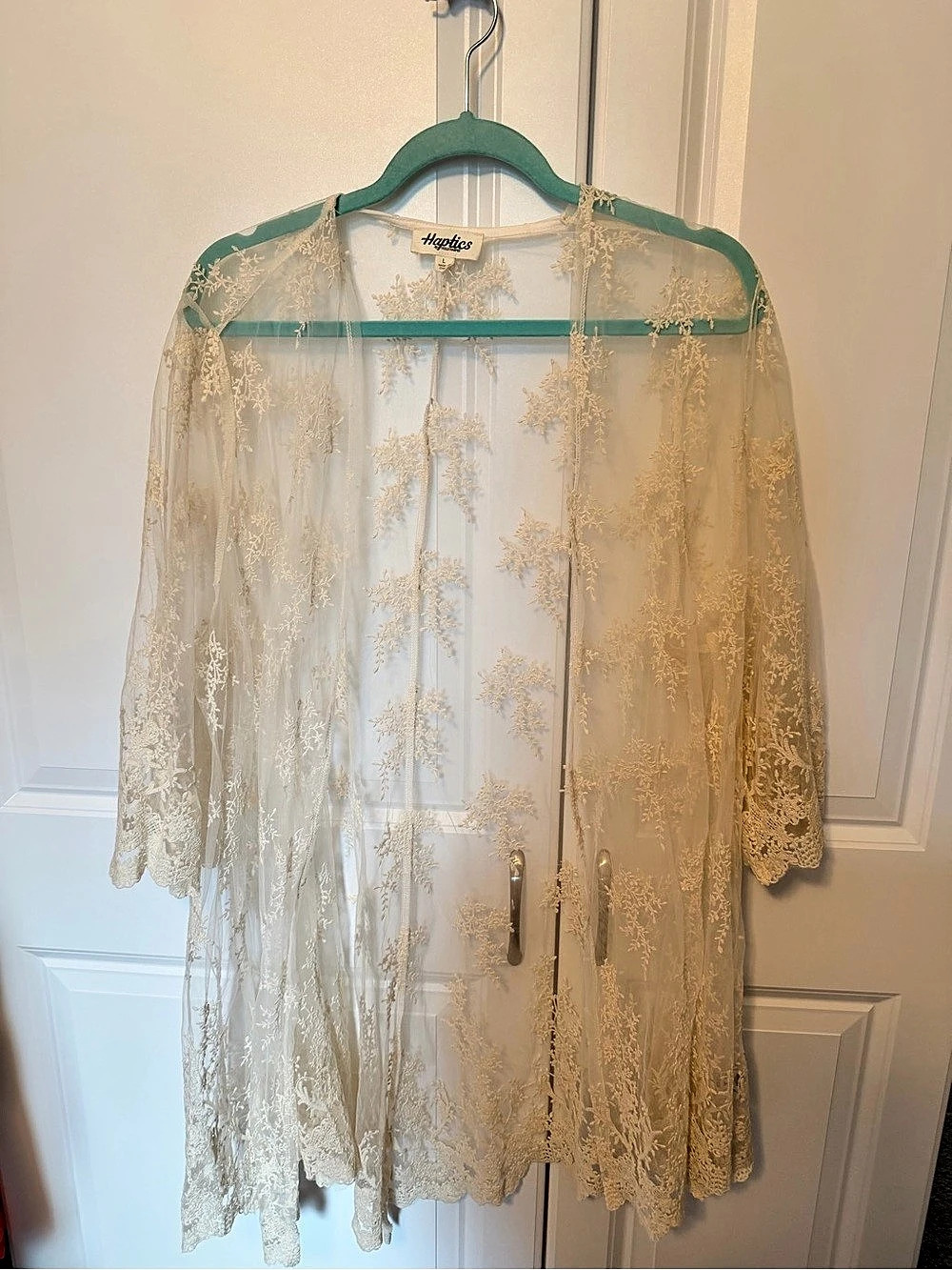 Haptics Floral Lace Blouse in Cream Large